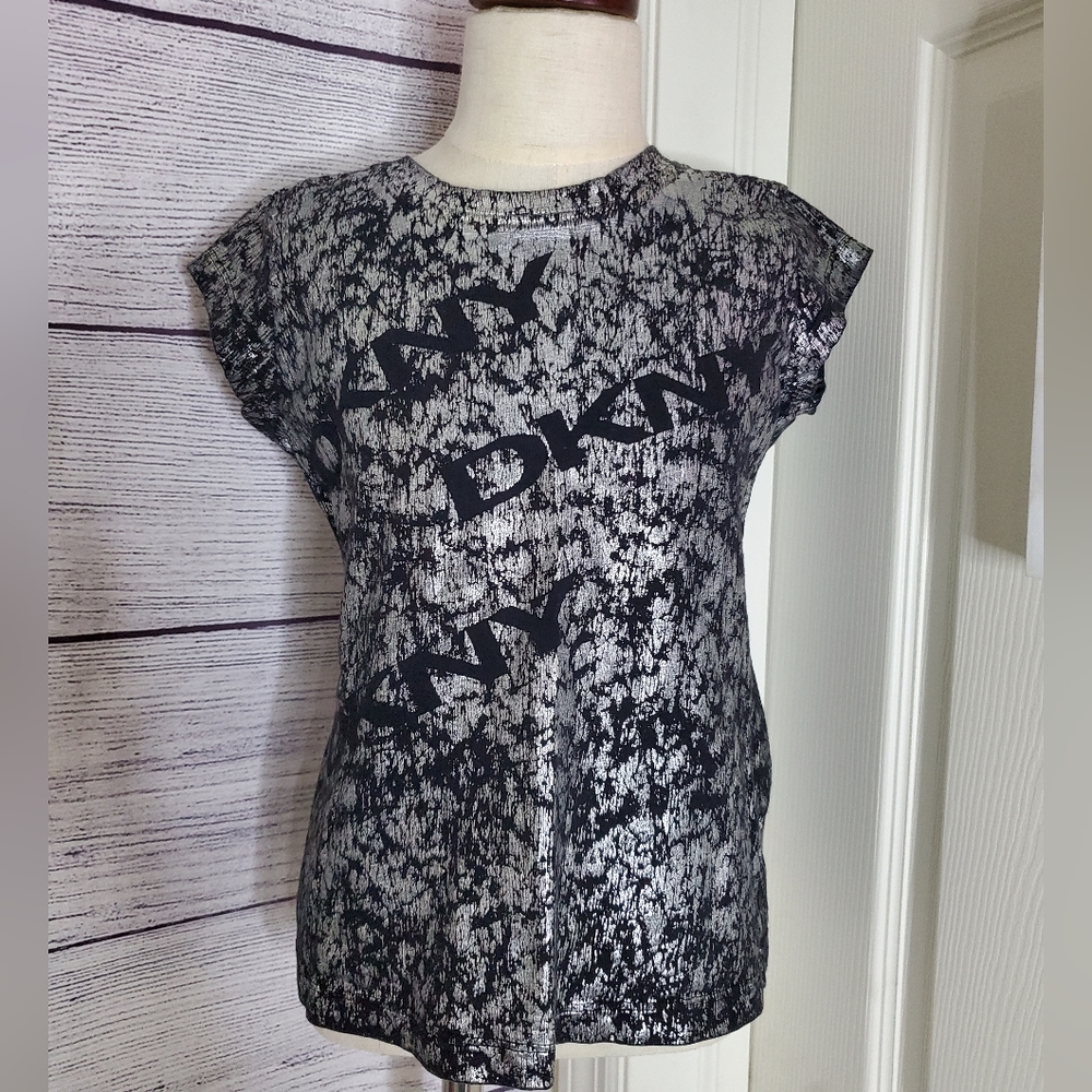 Girls dkny shirt